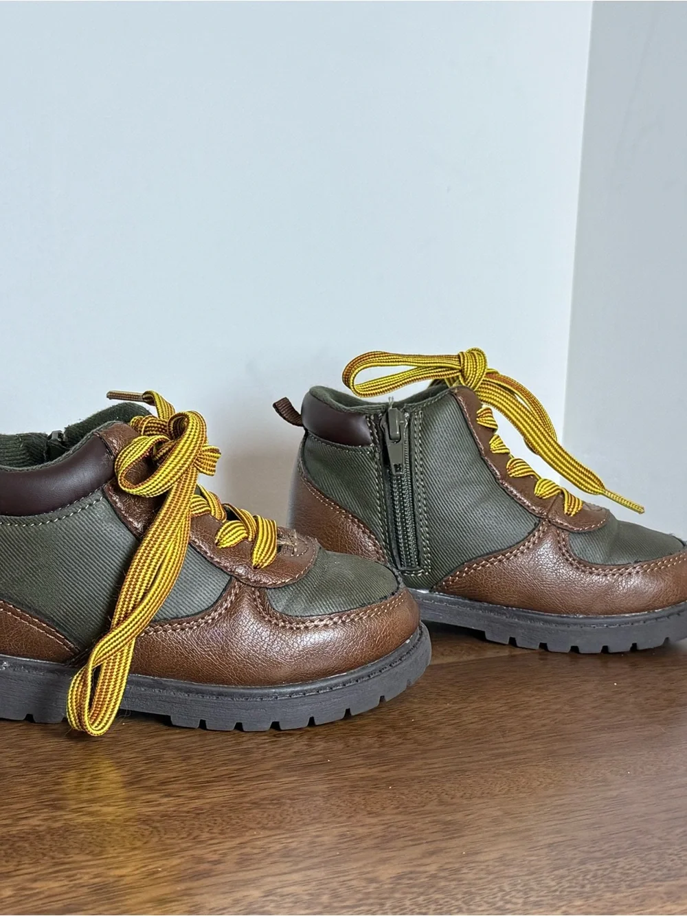 Carter’s Kids Hiking Shoes Brown Green Yellow Lace Up Size 8